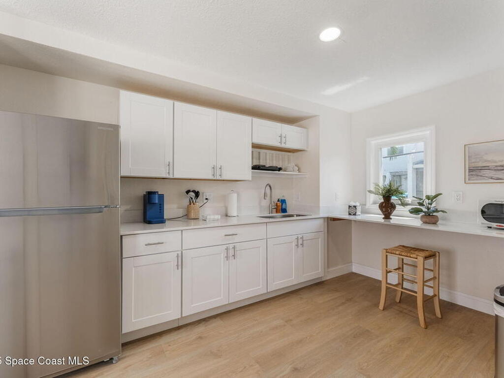 637 S Orlando Avenue, Cocoa Beach, FL 32931
