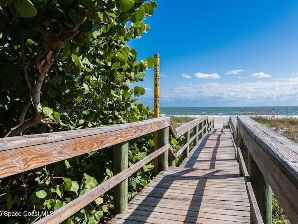 637 S Orlando Avenue, Cocoa Beach, FL 32931