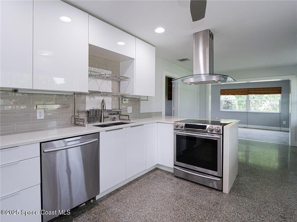 1590 4th Avenue, Vero Beach, FL 32960