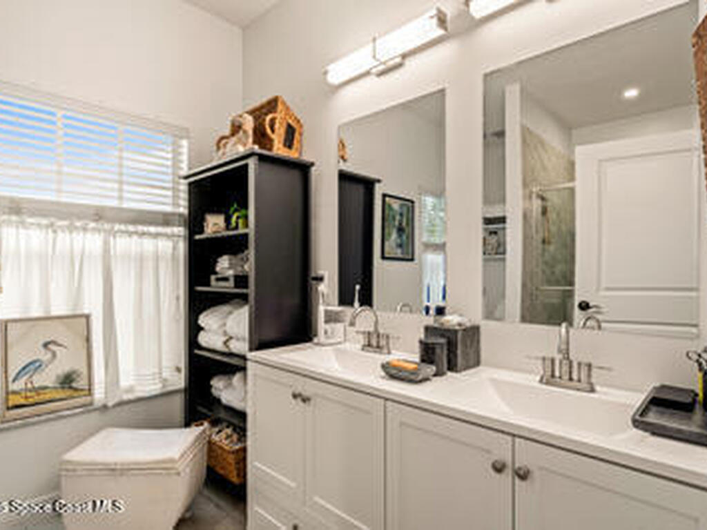 1635 42nd Square, Vero Beach, FL 32960