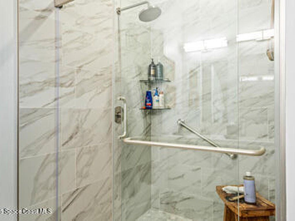 1635 42nd Square, Vero Beach, FL 32960