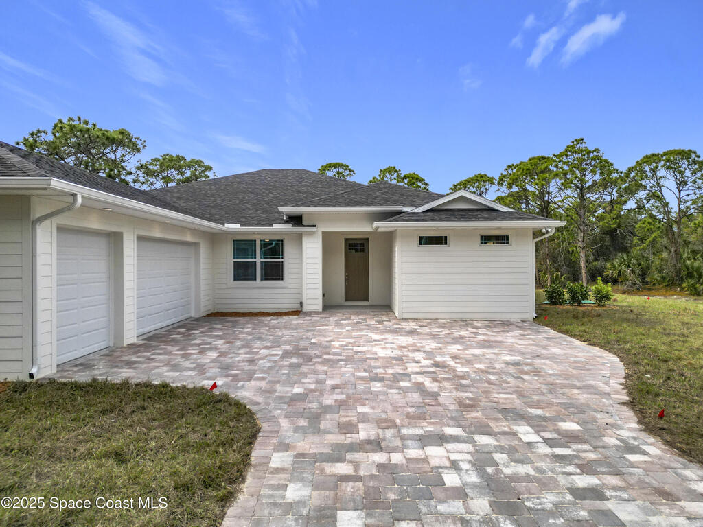 6110 Brabrook Avenue, Grant, FL 32949