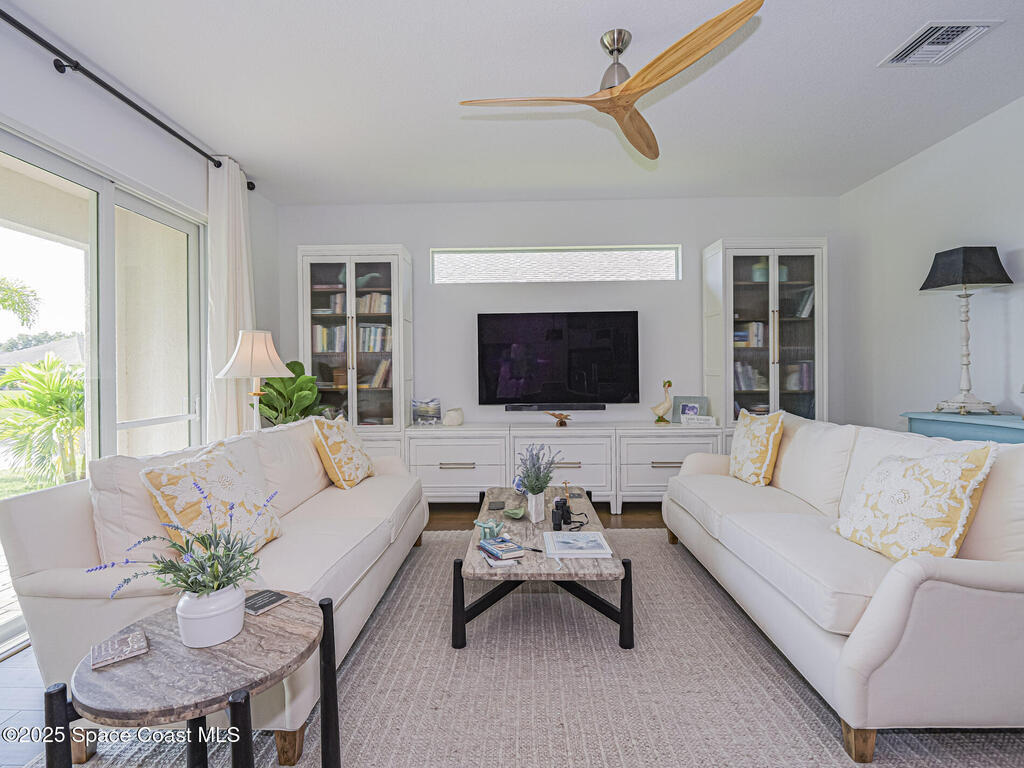 2284 Timberlake Circle, Vero Beach, FL 32966