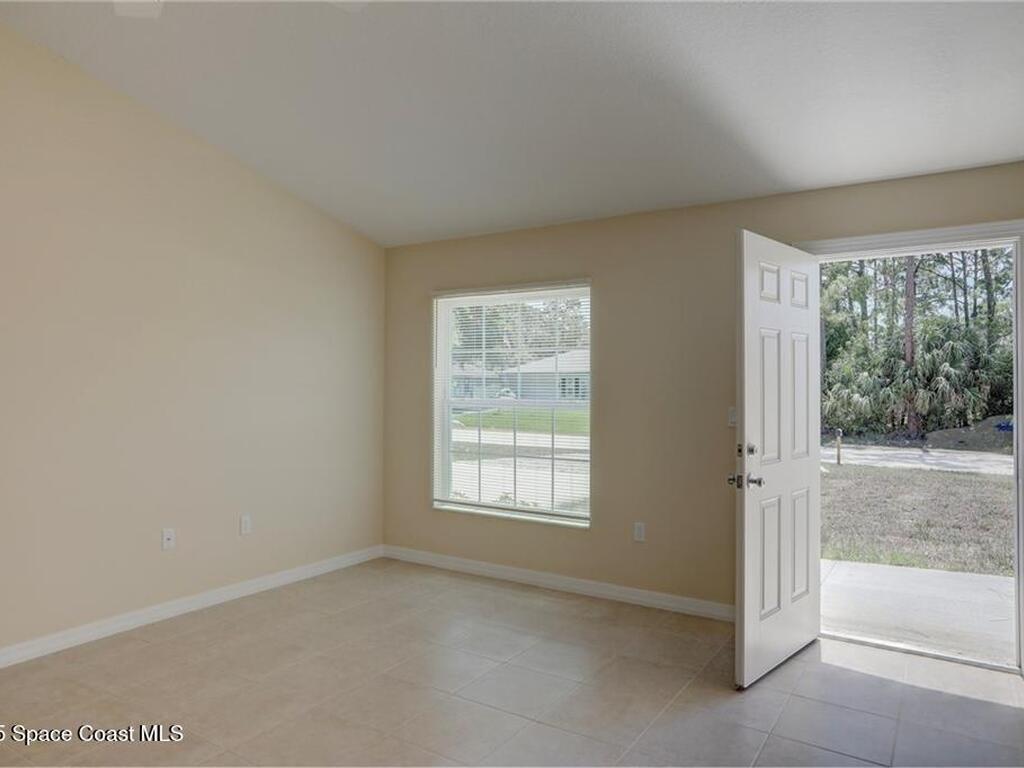 8266 104th Avenue, Vero Beach, FL 32967