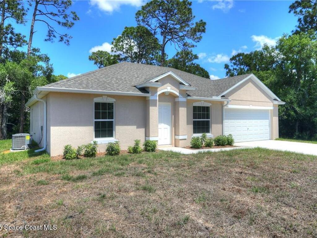 8266 104th Avenue, Vero Beach, FL 32967