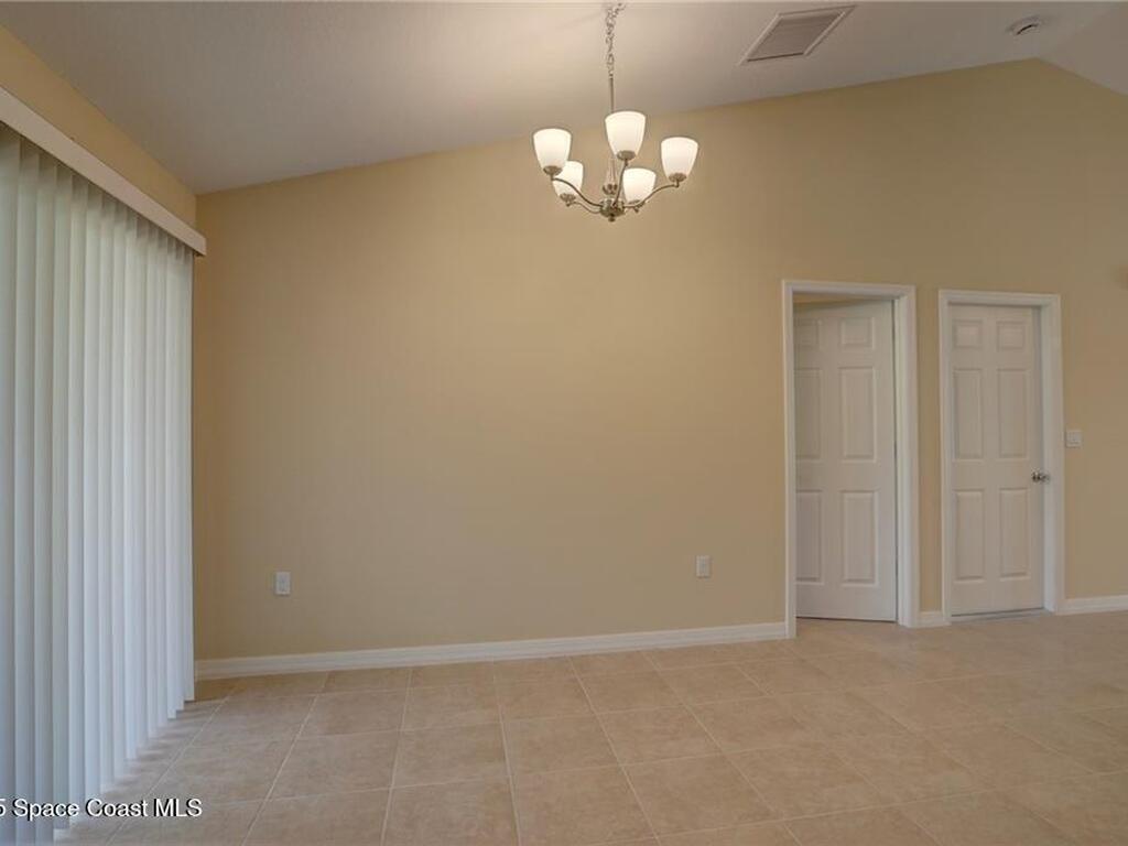 8266 104th Avenue, Vero Beach, FL 32967