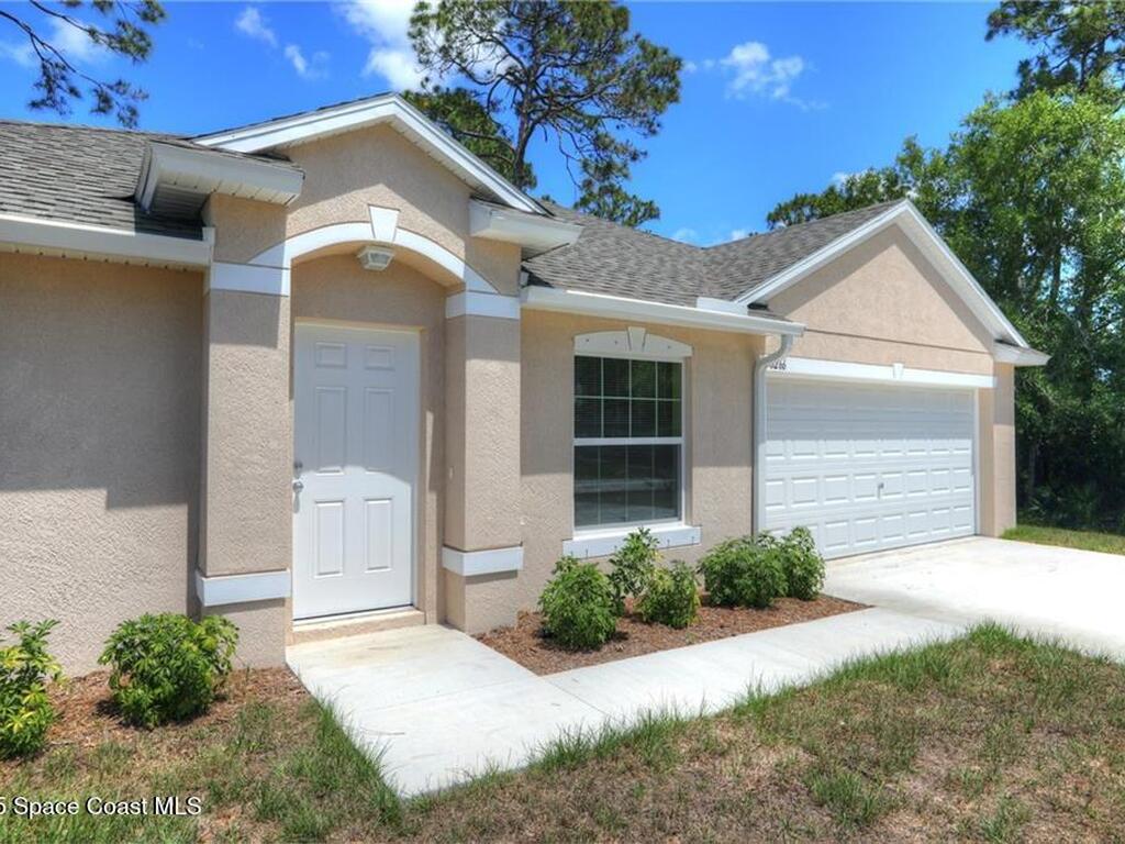 8266 104th Avenue, Vero Beach, FL 32967