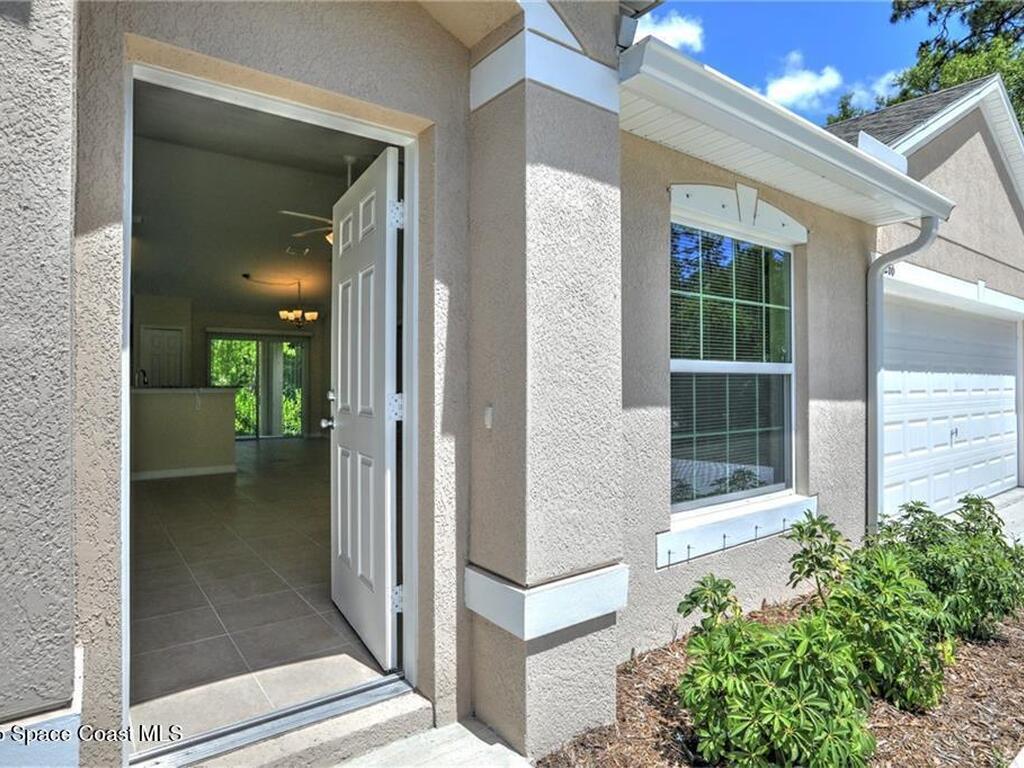 8266 104th Avenue, Vero Beach, FL 32967