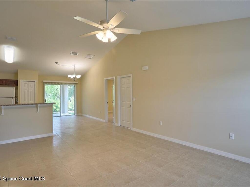 8266 104th Avenue, Vero Beach, FL 32967
