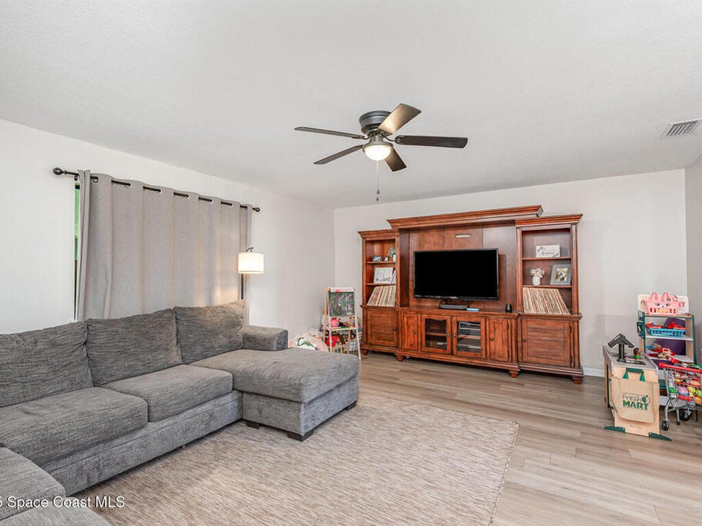 3310 Grantline Road, Mims, FL 32754