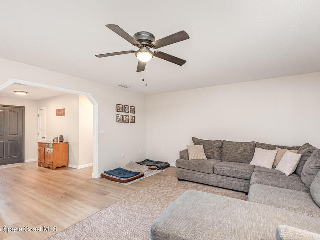 3310 Grantline Road, Mims, FL 32754