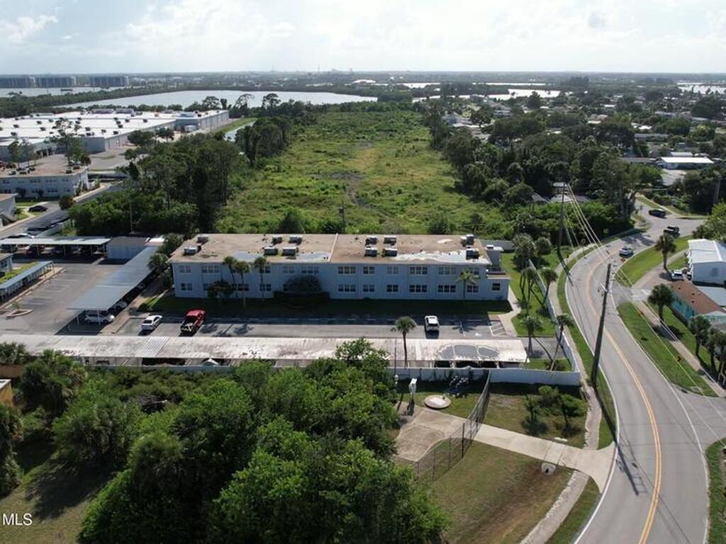 299 N Banana River Drive, Merritt Island, FL 32952