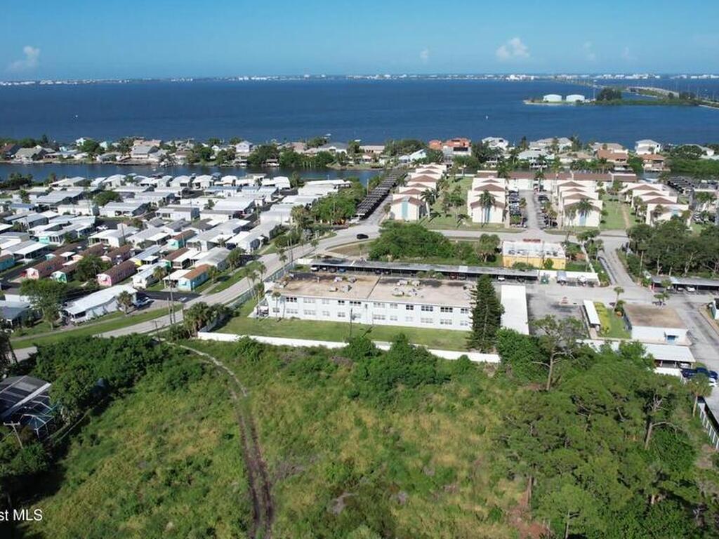299 N Banana River Drive, Merritt Island, FL 32952