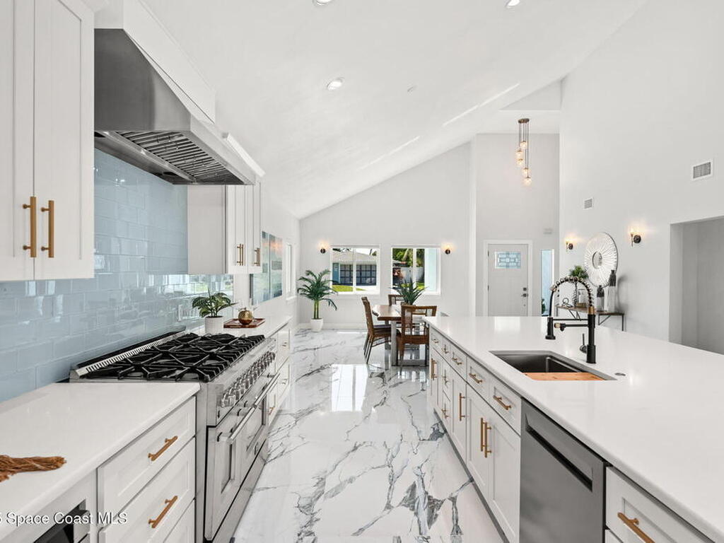 398 Riverview Lane, Melbourne Beach, FL 32951