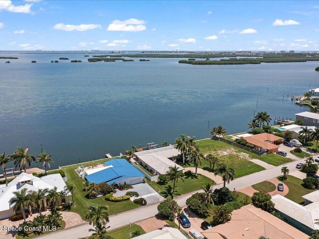 17 Country Club Road, Cocoa Beach, FL 32931