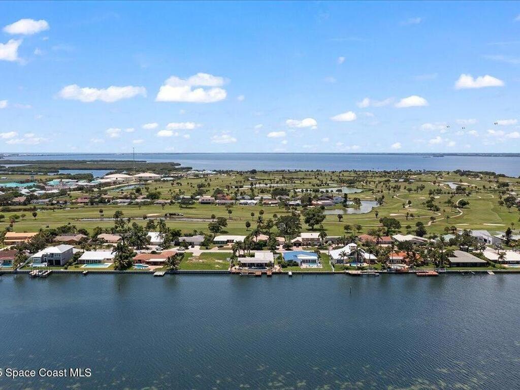 17 Country Club Road, Cocoa Beach, FL 32931