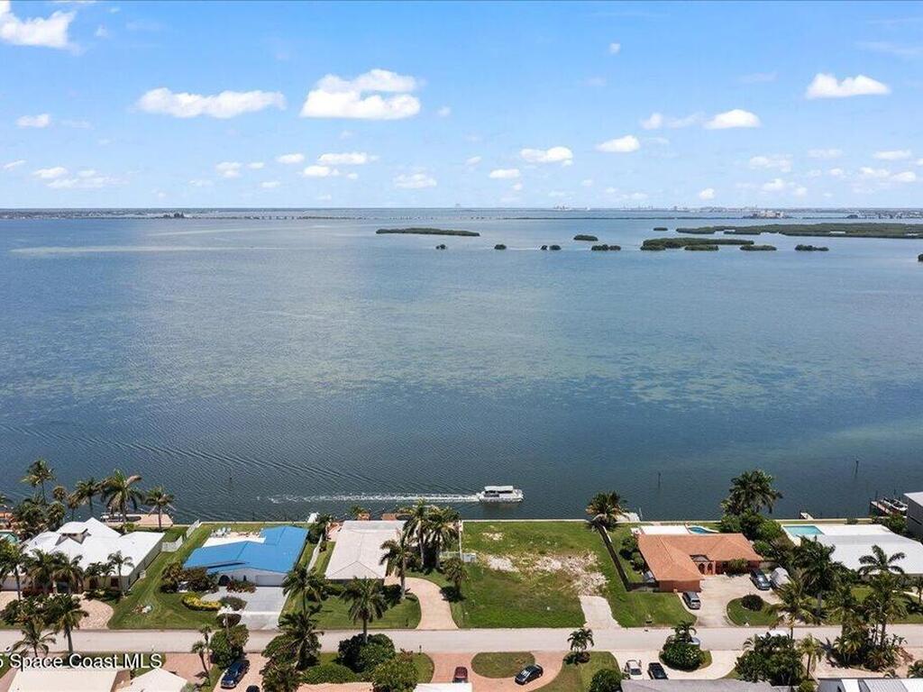 17 Country Club Road, Cocoa Beach, FL 32931