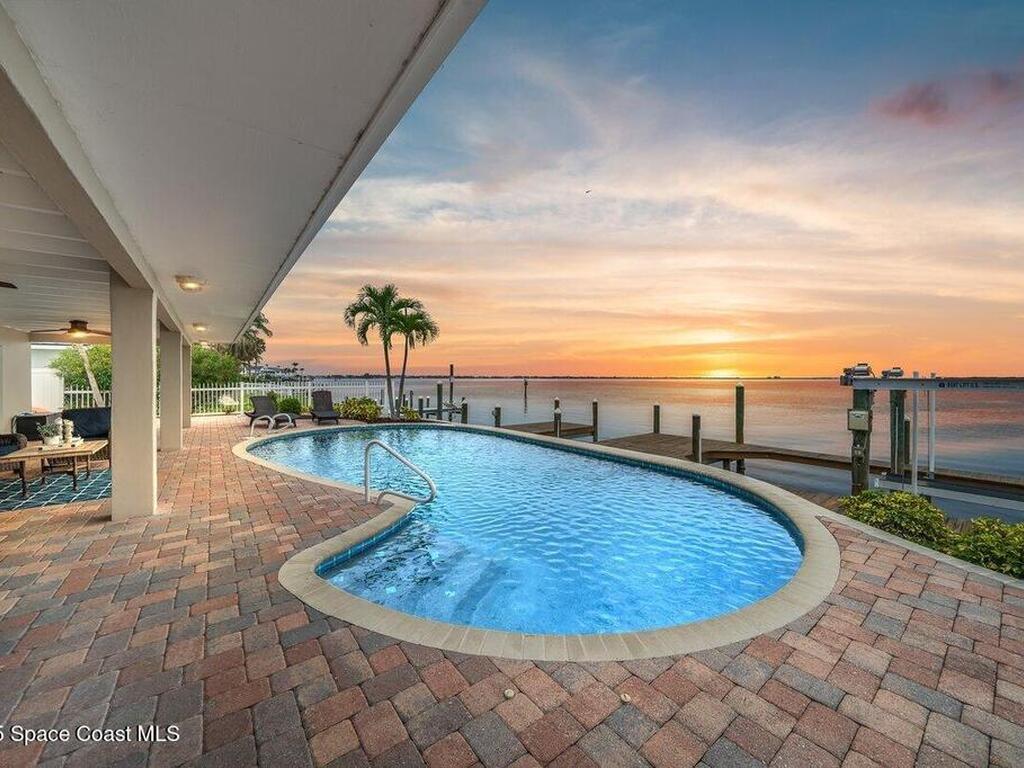17 Country Club Road, Cocoa Beach, FL 32931