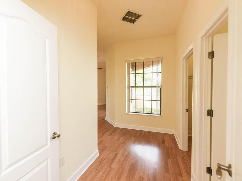 4068 Gardenwood Circle, Grant, FL 32949