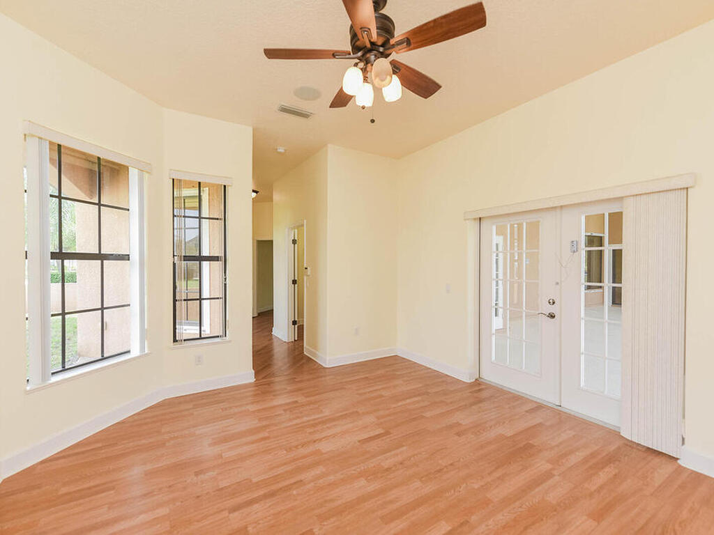 4068 Gardenwood Circle, Grant, FL 32949