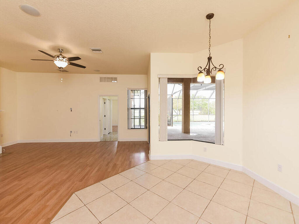 4068 Gardenwood Circle, Grant, FL 32949