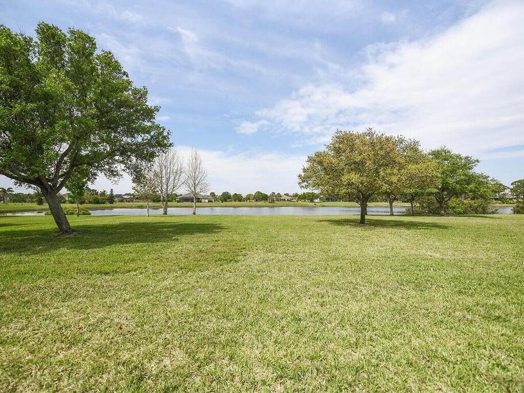 4068 Gardenwood Circle, Grant, FL 32949