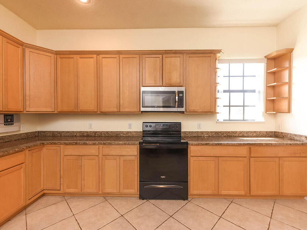 4068 Gardenwood Circle, Grant, FL 32949