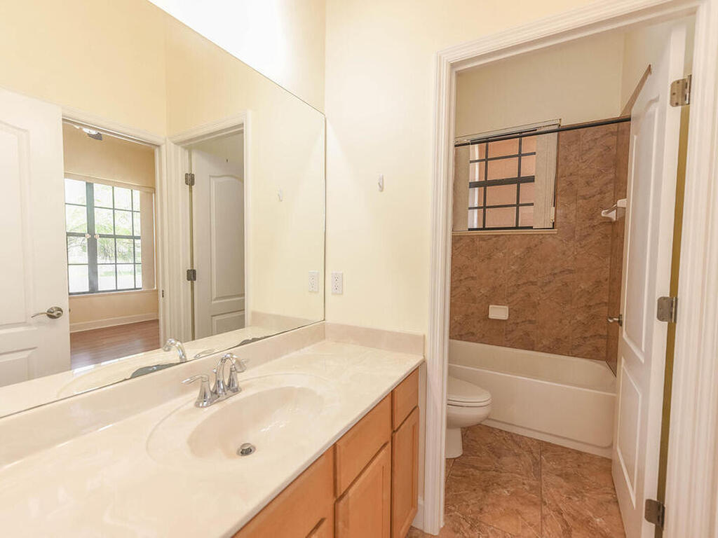 4068 Gardenwood Circle, Grant, FL 32949