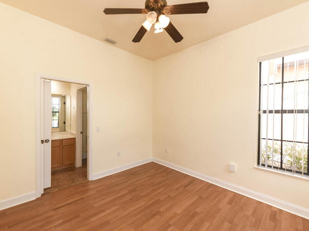 4068 Gardenwood Circle, Grant, FL 32949