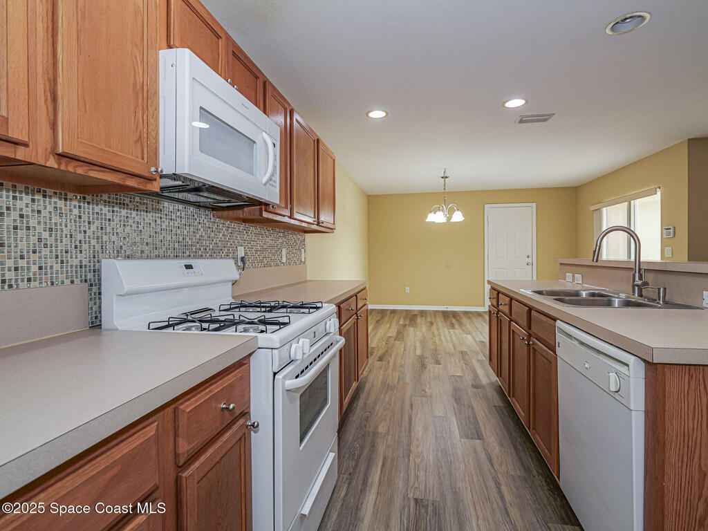 1673 Pointe West Way, Vero Beach, FL 32966