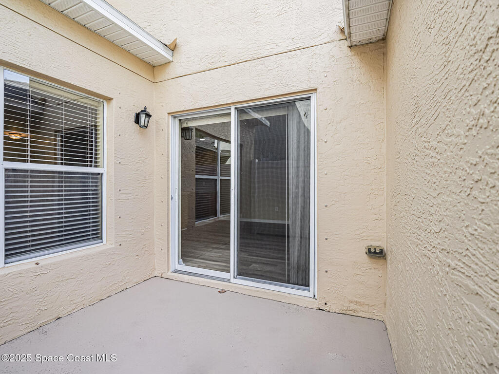 1673 Pointe West Way, Vero Beach, FL 32966
