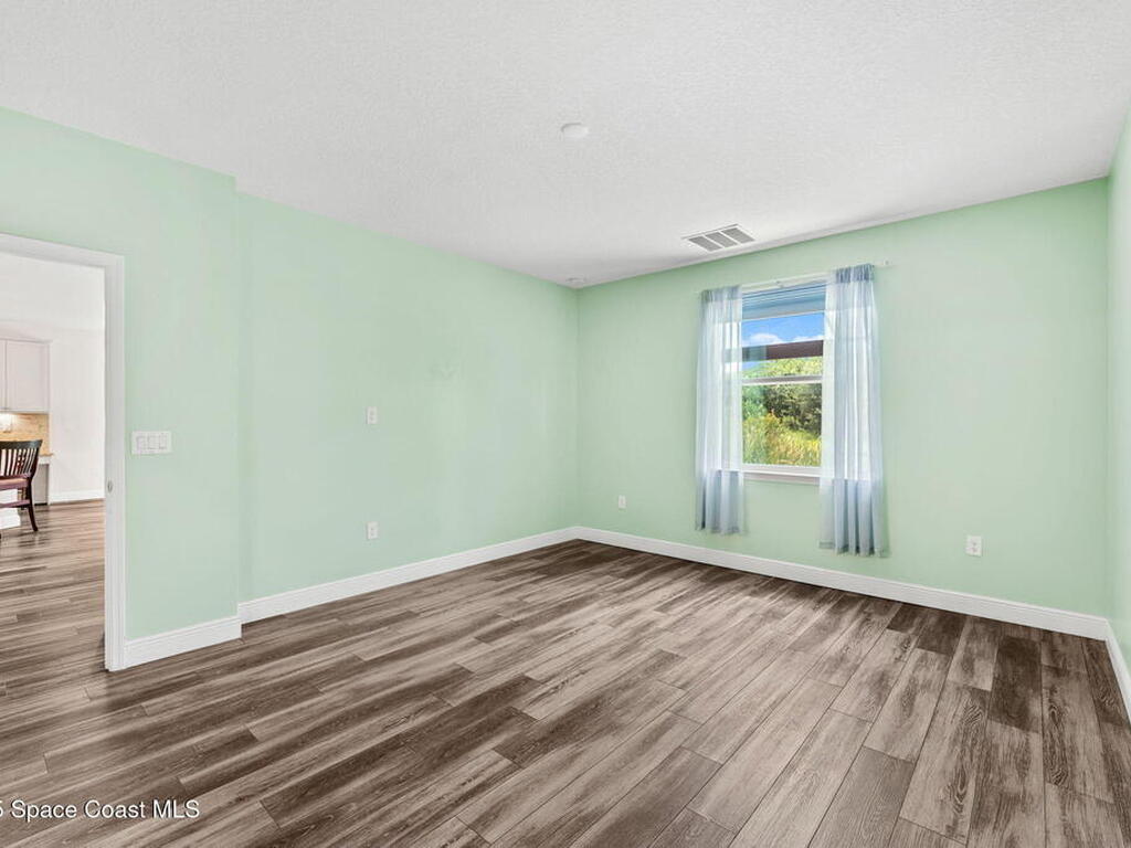 8306 Laguna Circle, Micco, FL 32976