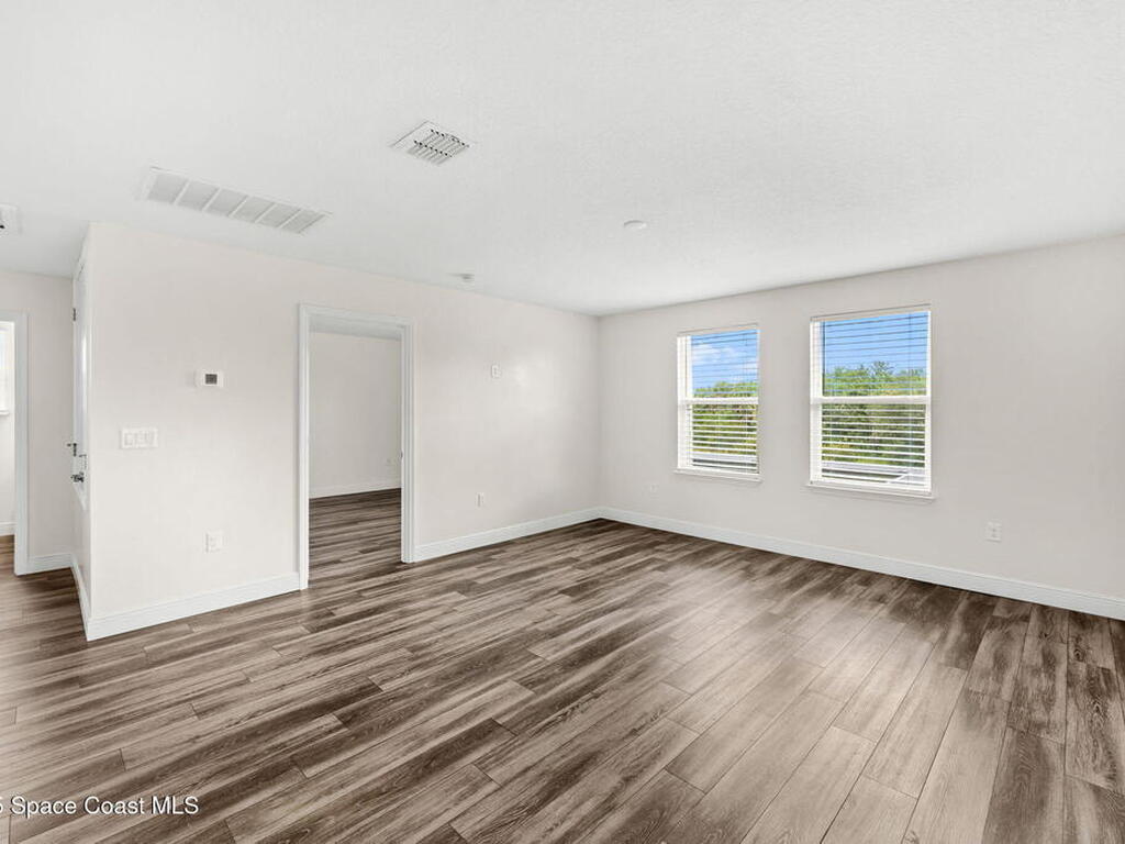 8306 Laguna Circle, Micco, FL 32976