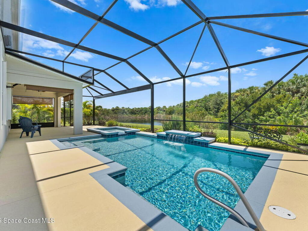8306 Laguna Circle, Micco, FL 32976
