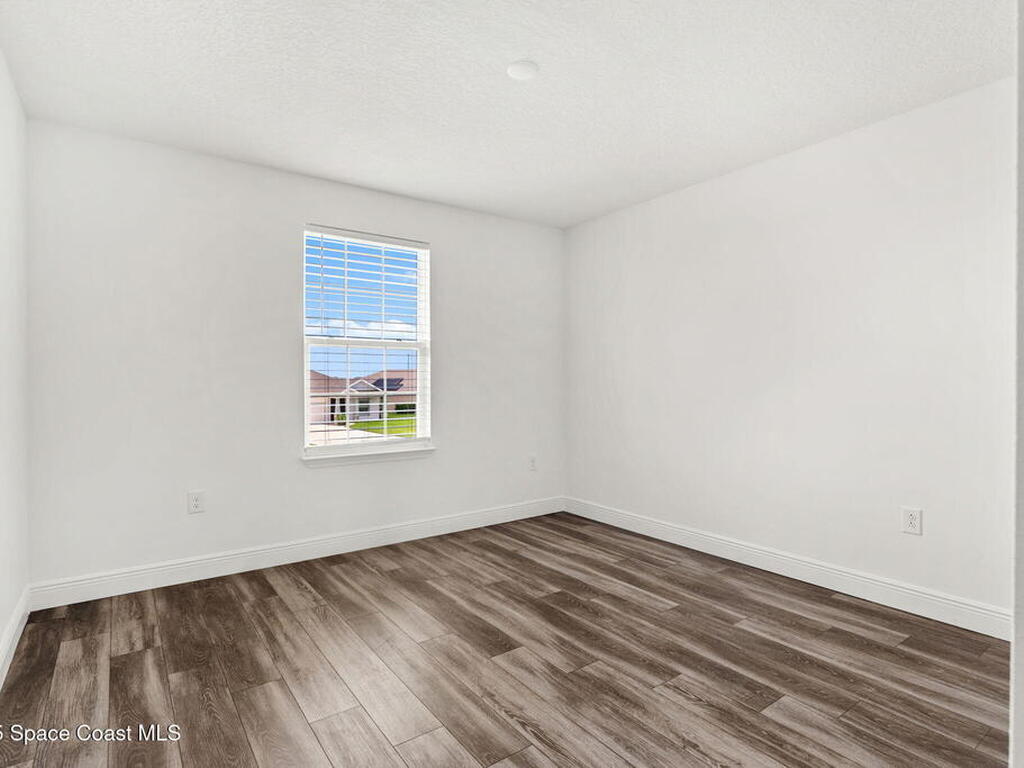 8306 Laguna Circle, Micco, FL 32976