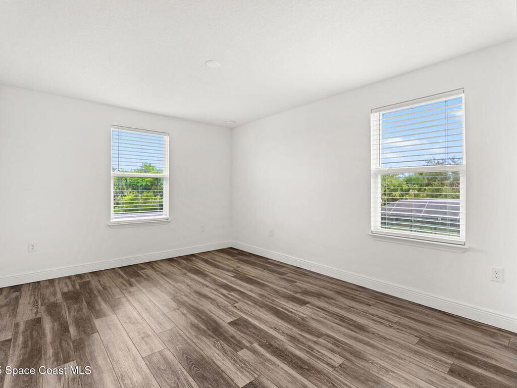 8306 Laguna Circle, Micco, FL 32976
