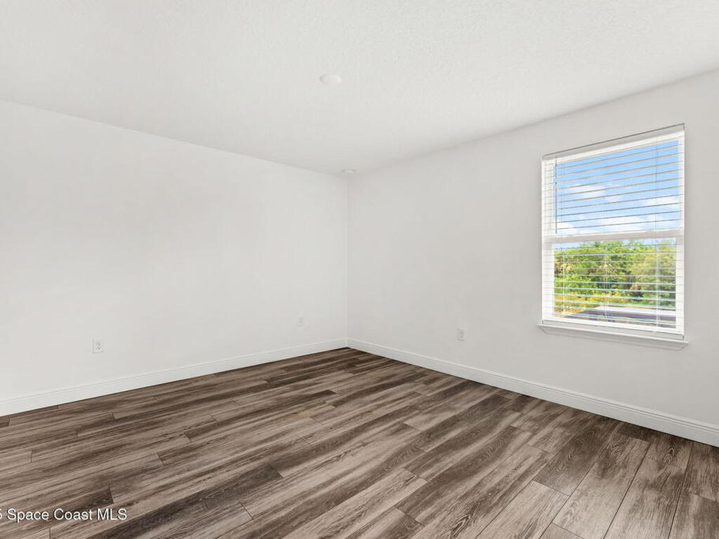 8306 Laguna Circle, Micco, FL 32976