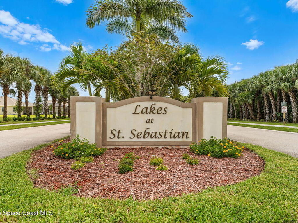 8306 Laguna Circle, Micco, FL 32976