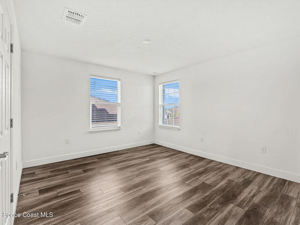 8306 Laguna Circle, Micco, FL 32976