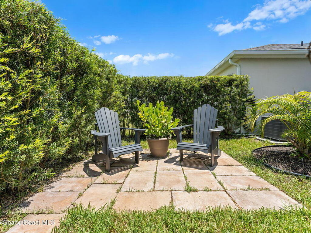 8306 Laguna Circle, Micco, FL 32976