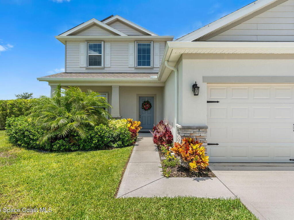 8306 Laguna Circle, Micco, FL 32976