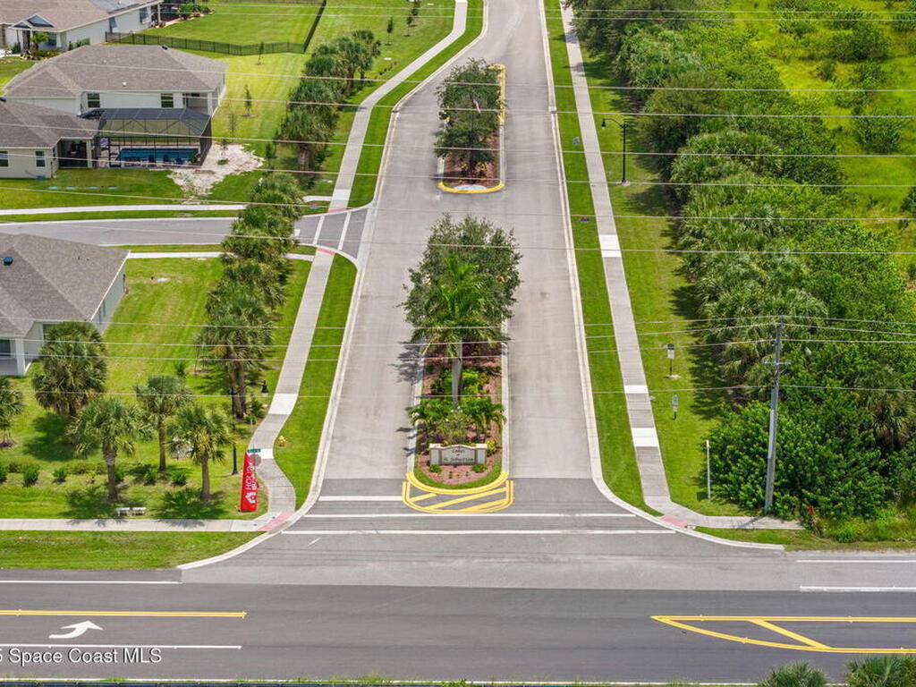 8306 Laguna Circle, Micco, FL 32976