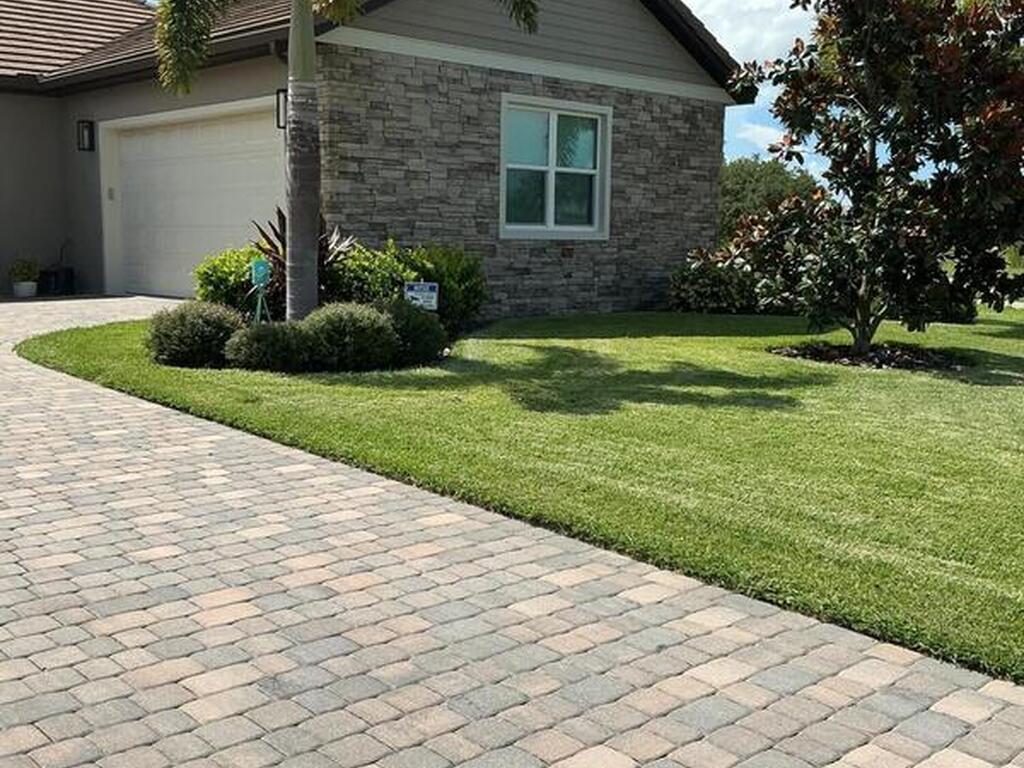 3270 Quantum Place, Mims, FL 32754
