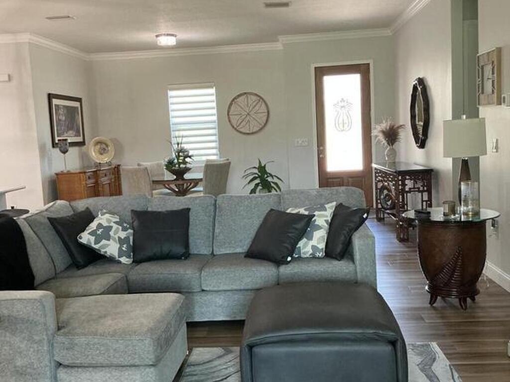 3270 Quantum Place, Mims, FL 32754