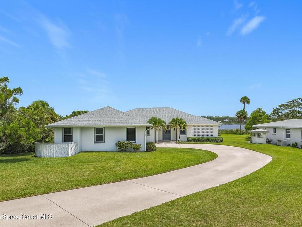 9860 Riverview Drive, Sebastian, FL 32976