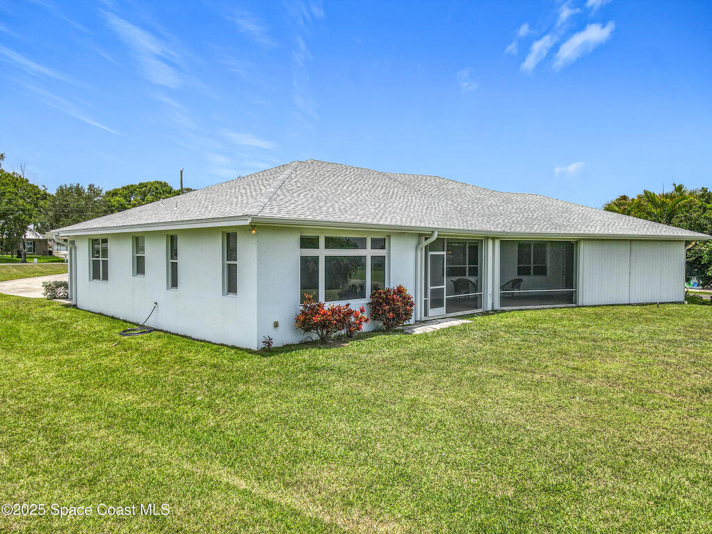 9860 Riverview Drive, Sebastian, FL 32976