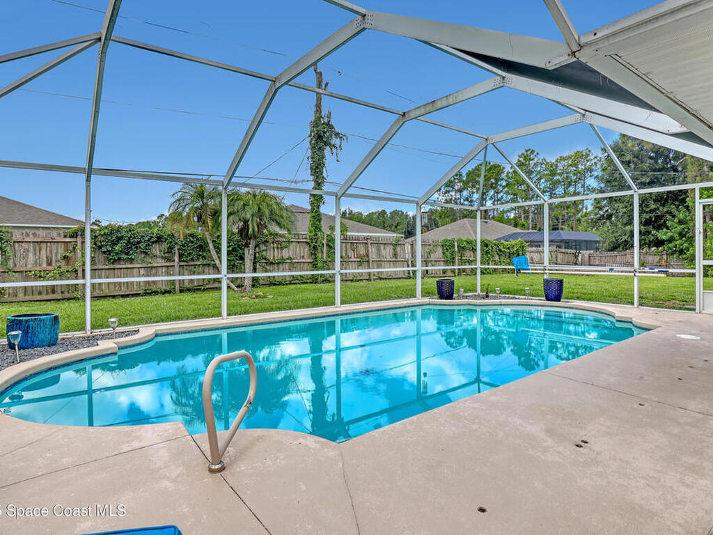 564 Hammond Street, Palm Bay, FL 32908