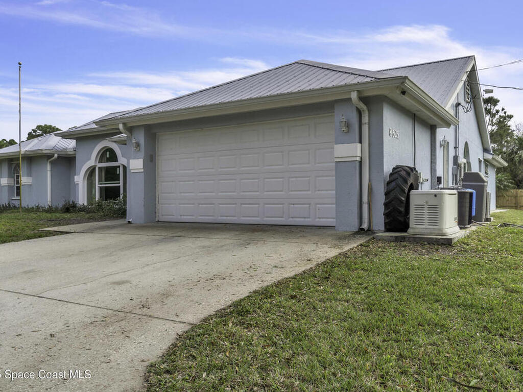 8625 Fleming Grant Road, Sebastian, FL 32976