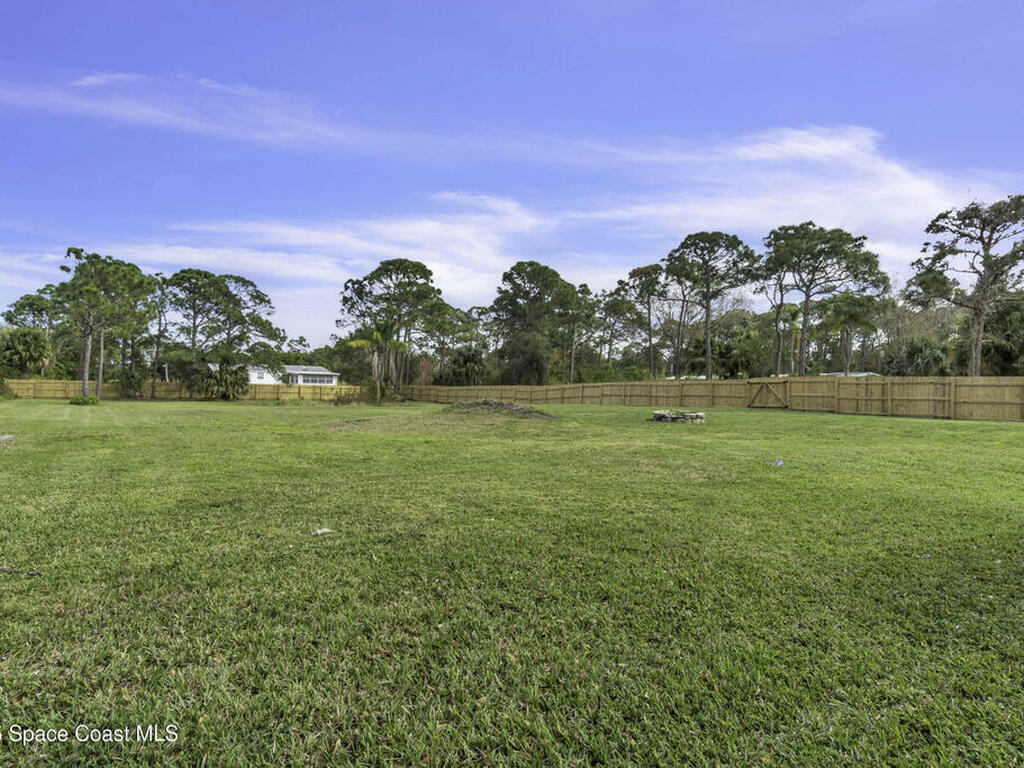 8625 Fleming Grant Road, Sebastian, FL 32976