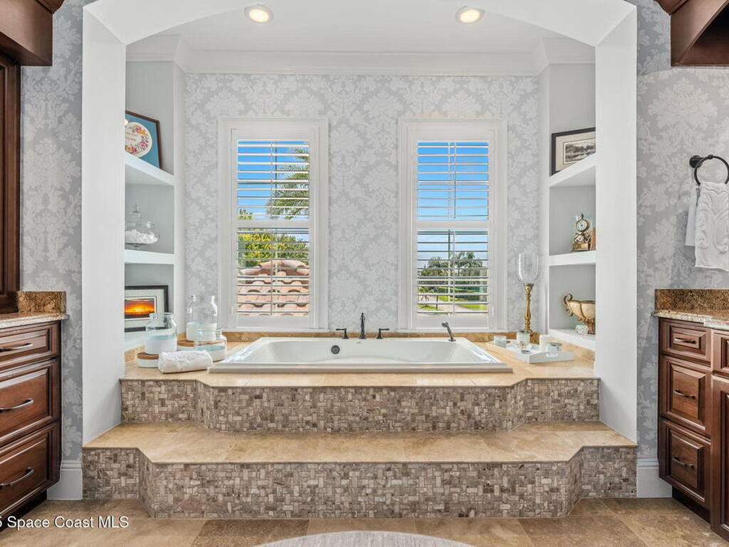 257 Lansing Island Drive, Indian Harbour Beach, FL 32937